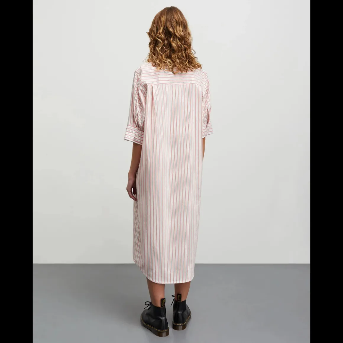 mads_nrgaard_poplinda_nan_2.webp Mads Nørgaard Poplinda Nancy Dress