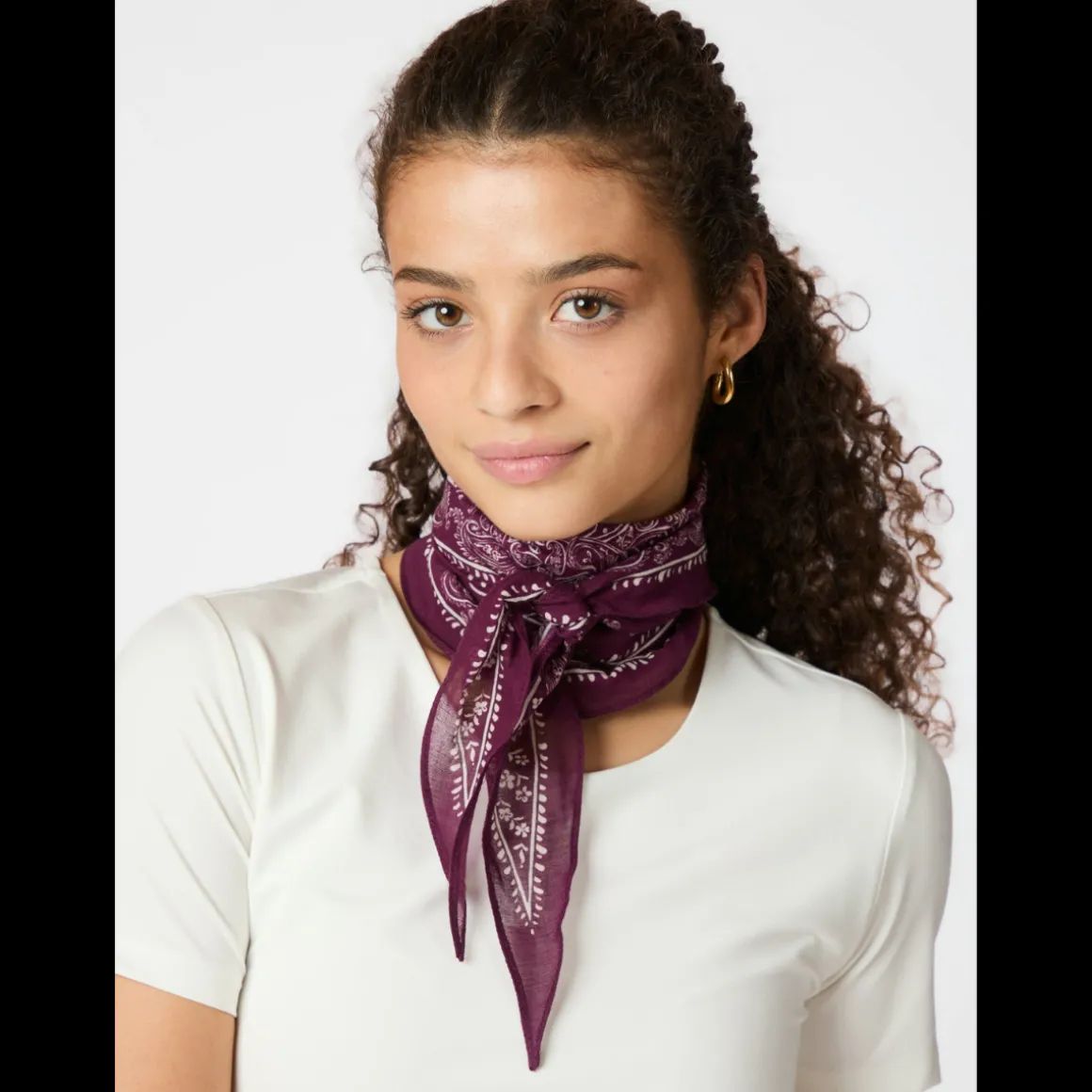 neo_noir_kinessa_paisley__1.webp Neo Noir Kinessa Paisley Scarf