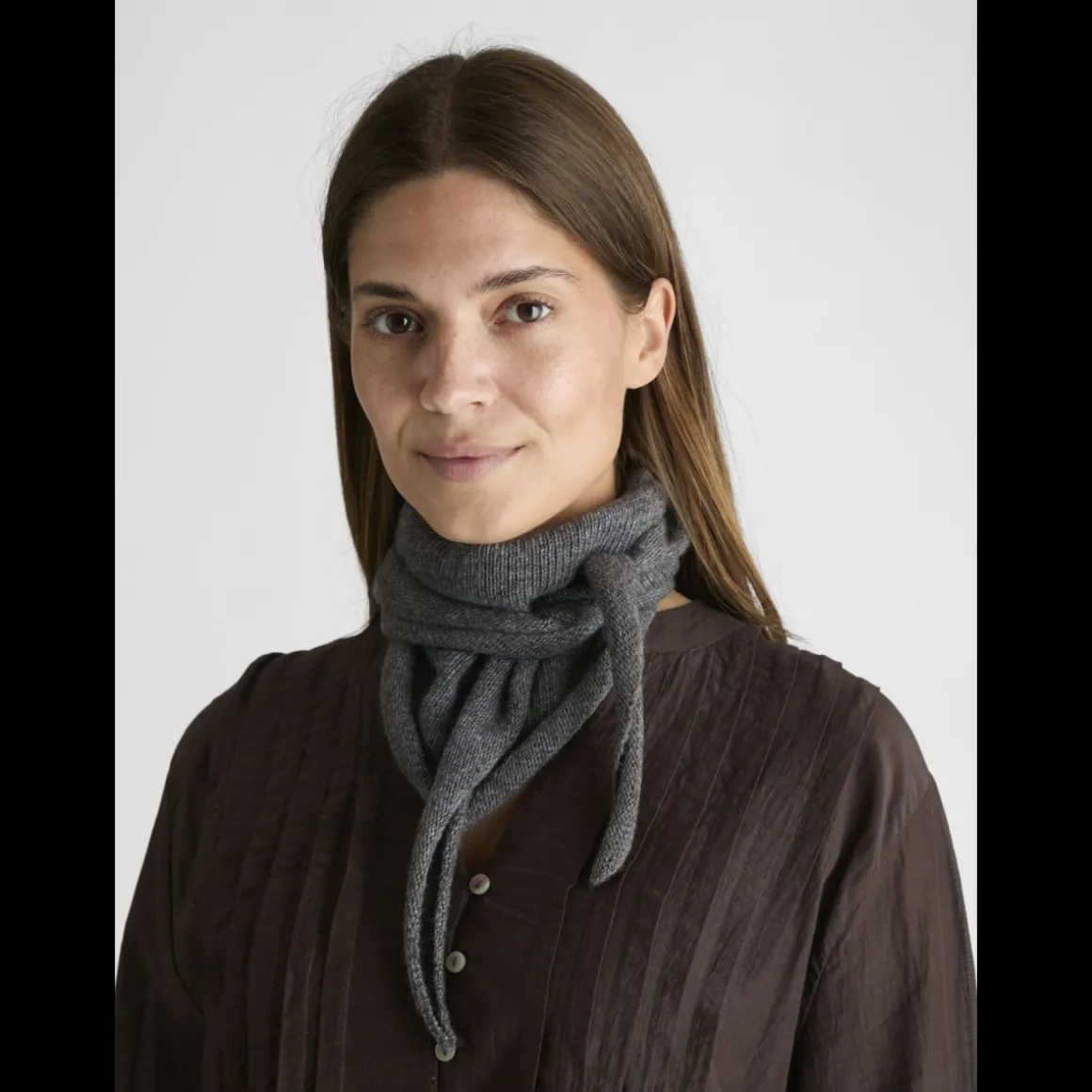 Neo Noir Misty Knit Scarf