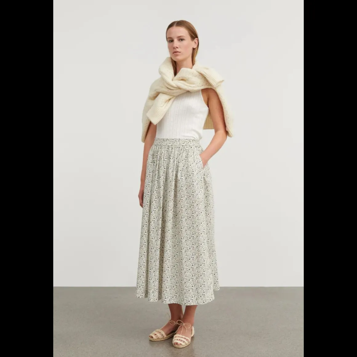 skall_studio_dagny_skirt_2.webp Skall Studio Dagny Skirt