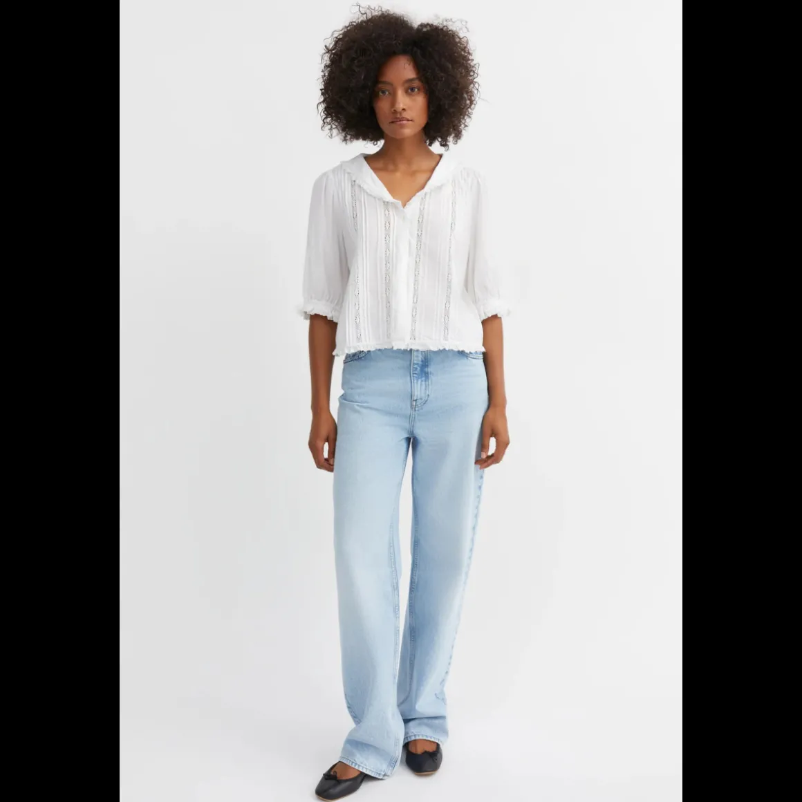 skall_studio_magnolia_sho_2.webp Skall Studio Magnolia Short Sleeve Blouse